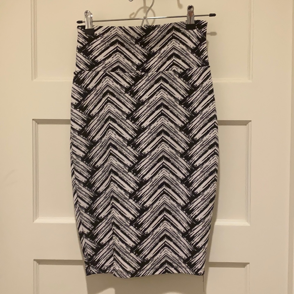 LoveJ Women’s Size Small Black and White Print Pencil Work Skirt